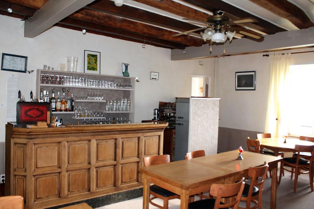 Auberge Hotel De Tournemire - Cantal Bagian luar foto